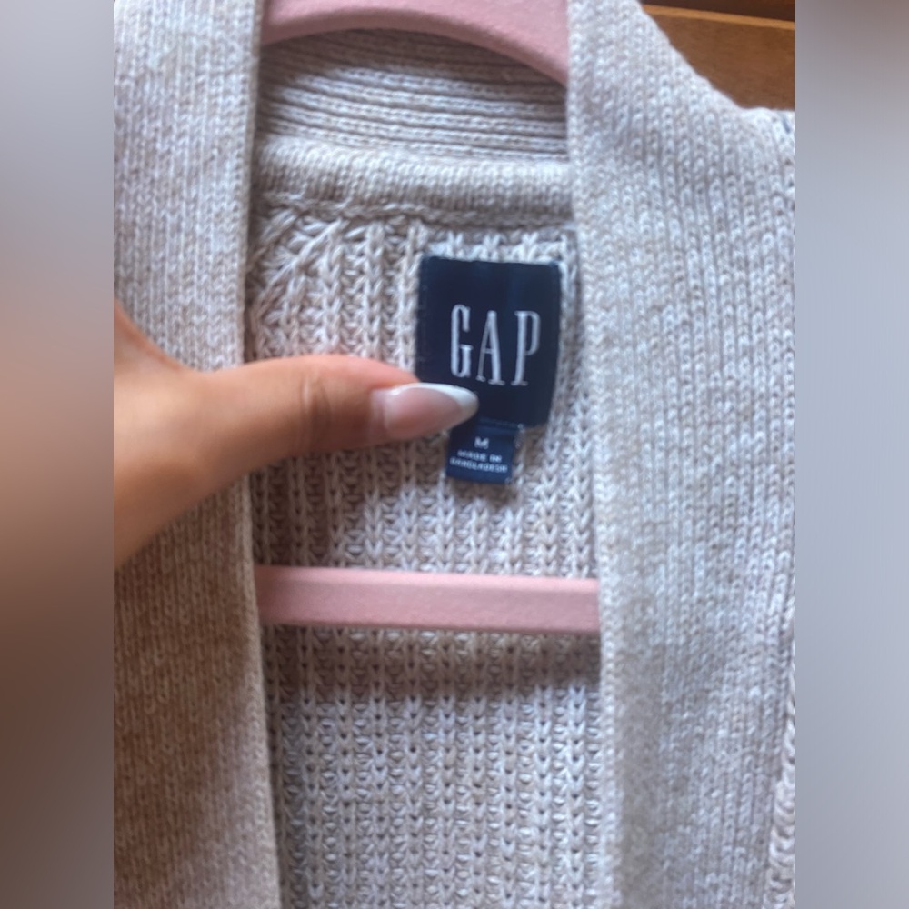 Gap๐ - Picture 2 of 4